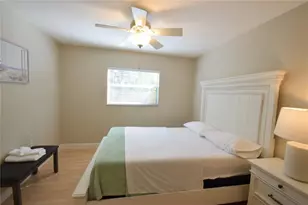 306 Bailey Ln, Sarasota, FL 34237 - Photo 13