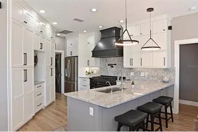 12246 Clubhouse Drive, Lakewood Ranch, FL 34202 - Photo 3