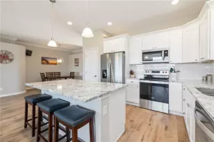 5220 Lakehurst Ct, Palmetto, FL 34221 - Photo 3