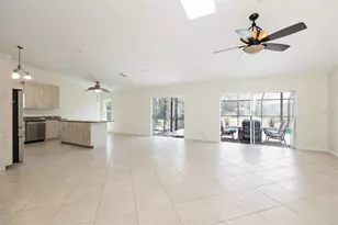 7135 Queen Palm Cir, Sarasota, FL 34243 - Photo 5