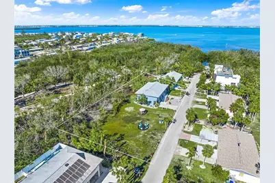 691 Gulf Bay Road, Longboat Key, FL 34228 - Photo 3