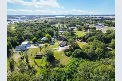 7564 19th Street E, Sarasota, FL 34243 - Photo 5