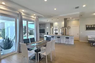 4630 Classique Dr, Sarasota, FL 34243 - Photo 5