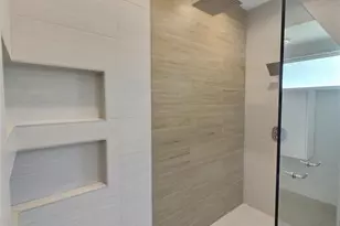 4630 Classique Dr, Sarasota, FL 34243 - Photo 13