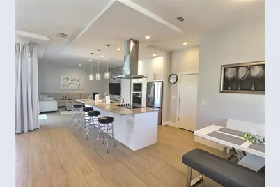 4630 Classique Drive, Sarasota, FL 34243 - Photo 3