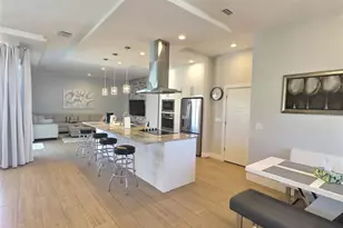 4630 Classique Dr, Sarasota, FL 34243 - Photo 3