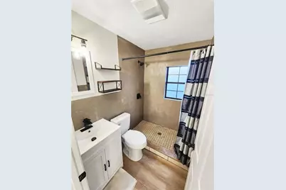 3913 Chestnut Avenue, Sarasota, FL 34234 - Photo 9