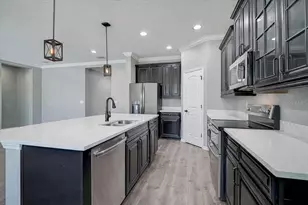 7431 Aguila Dr, Sarasota, FL 34240 - Photo 5