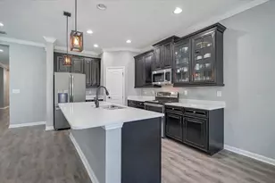 7431 Aguila Dr, Sarasota, FL 34240 - Photo 5