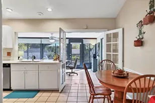 5603 Creekwood Dr, Sarasota, FL 34233 - Photo 15