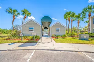 8114 45th Ct E, Sarasota, FL 34243 - Photo 11