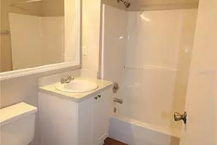 8114 45th Ct E, Sarasota, FL 34243 - Photo 7