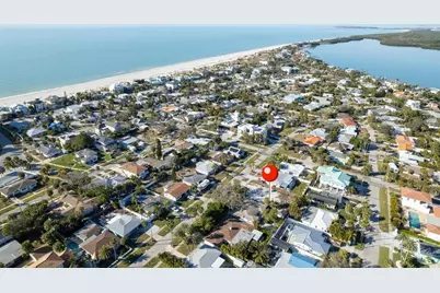 925 Lantana Avenue, Clearwater Beach, FL 33767 - Photo 9