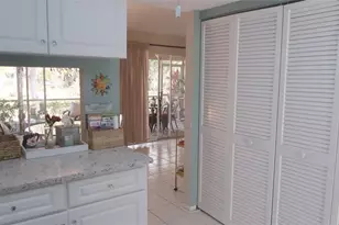 5223 Villa Majorca Ct, Sarasota, FL 34235 - Photo 9