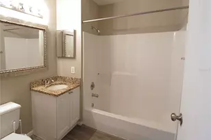 8115 45th Ct E, Sarasota, FL 34243 - Photo 11