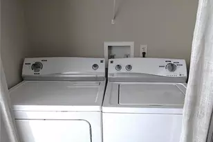 8115 45th Ct E, Sarasota, FL 34243 - Photo 13