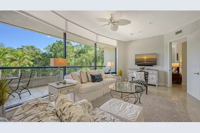 1241 Gulf Of Mexico Drive #111, Longboat Key, FL 34228 - Photo 3