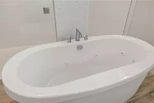 4677 Antrim Dr, Sarasota, FL 34240 - Photo 27