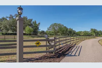 7610 Saddle Creek Trail, Sarasota, FL 34241 - Photo 9