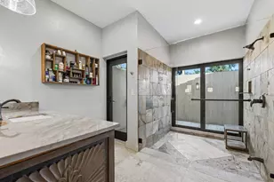 319 Bird Key Dr, Sarasota, FL 34236 - Photo 35