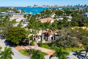319 Bird Key Dr, Sarasota, FL 34236 - Photo 1