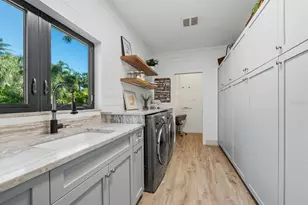 319 Bird Key Dr, Sarasota, FL 34236 - Photo 37