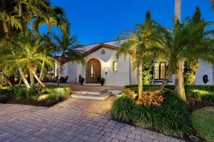 319 Bird Key Dr, Sarasota, FL 34236 - Photo 5