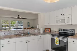 7272 Westwind St, Weeki Wachee, FL 34607 - Photo 17