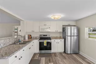 7272 Westwind St, Weeki Wachee, FL 34607 - Photo 15