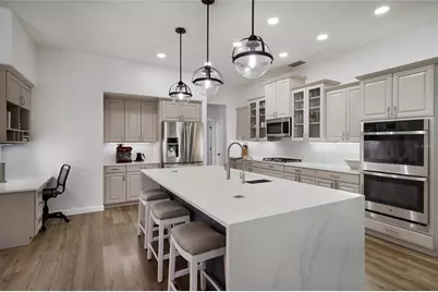 8009 Royal Birkdale Circle, Lakewood Ranch, FL 34202 - Photo 13