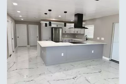 715 65th Avenue Drive W, Bradenton, FL 34207 - Photo 3