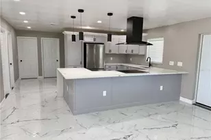 715 65th Ave Dr W, Bradenton, FL 34207 - Photo 3