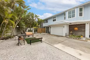 417 Poinsettia Rd, Anna Maria, FL 34216 - Photo 3