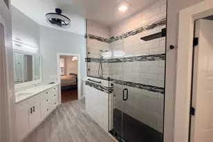 7207 39th Ln E, Sarasota, FL 34243 - Photo 15