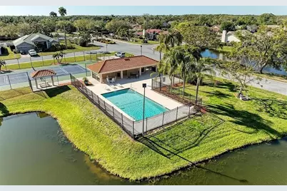 7207 39th Lane E, Sarasota, FL 34243 - Photo 31