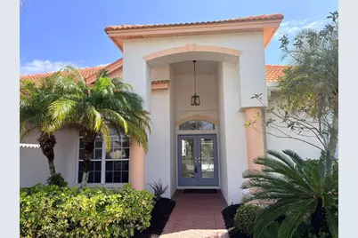 7207 39th Lane E, Sarasota, FL 34243 - Photo 3