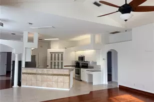 7207 39th Ln E, Sarasota, FL 34243 - Photo 11