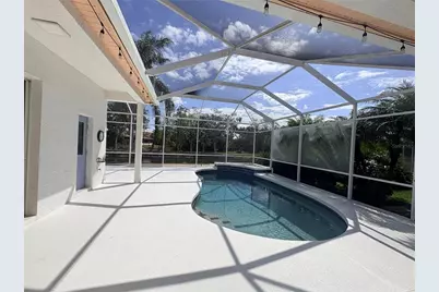 7207 39th Lane E, Sarasota, FL 34243 - Photo 5