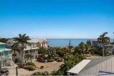 227 S Harbor Drive, Holmes Beach, FL 34217 - Photo 9