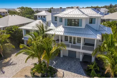 227 S Harbor Drive, Holmes Beach, FL 34217 - Photo 5