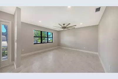 923 69th Street NW, Bradenton, FL 34209 - Photo 9