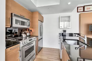 1350 Main St, Sarasota, FL 34236 - Photo 5