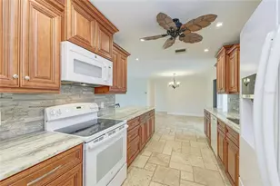 1307 Primrose Rd, Venice, FL 34293 - Photo 11
