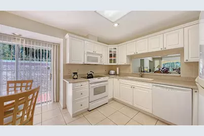 5521 Chanteclaire #21, Sarasota, FL 34235 - Photo 17