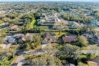 5328 Dominica Circle, Sarasota, FL 34233 - Photo 5