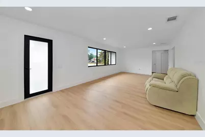 2239 Worrington Street, Sarasota, FL 34231 - Photo 3