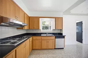 2244 Sunnyside Pl, Sarasota, FL 34239 - Photo 5