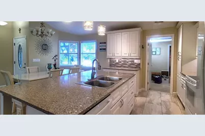 3567 65th Avenue Circle E, Sarasota, FL 34243 - Photo 9