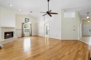 4405 Beauchamp Ct, Sarasota, FL 34243 - Photo 9