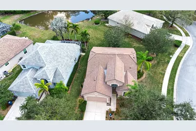 8419 Whispering Woods Court, Lakewood Ranch, FL 34202 - Photo 5